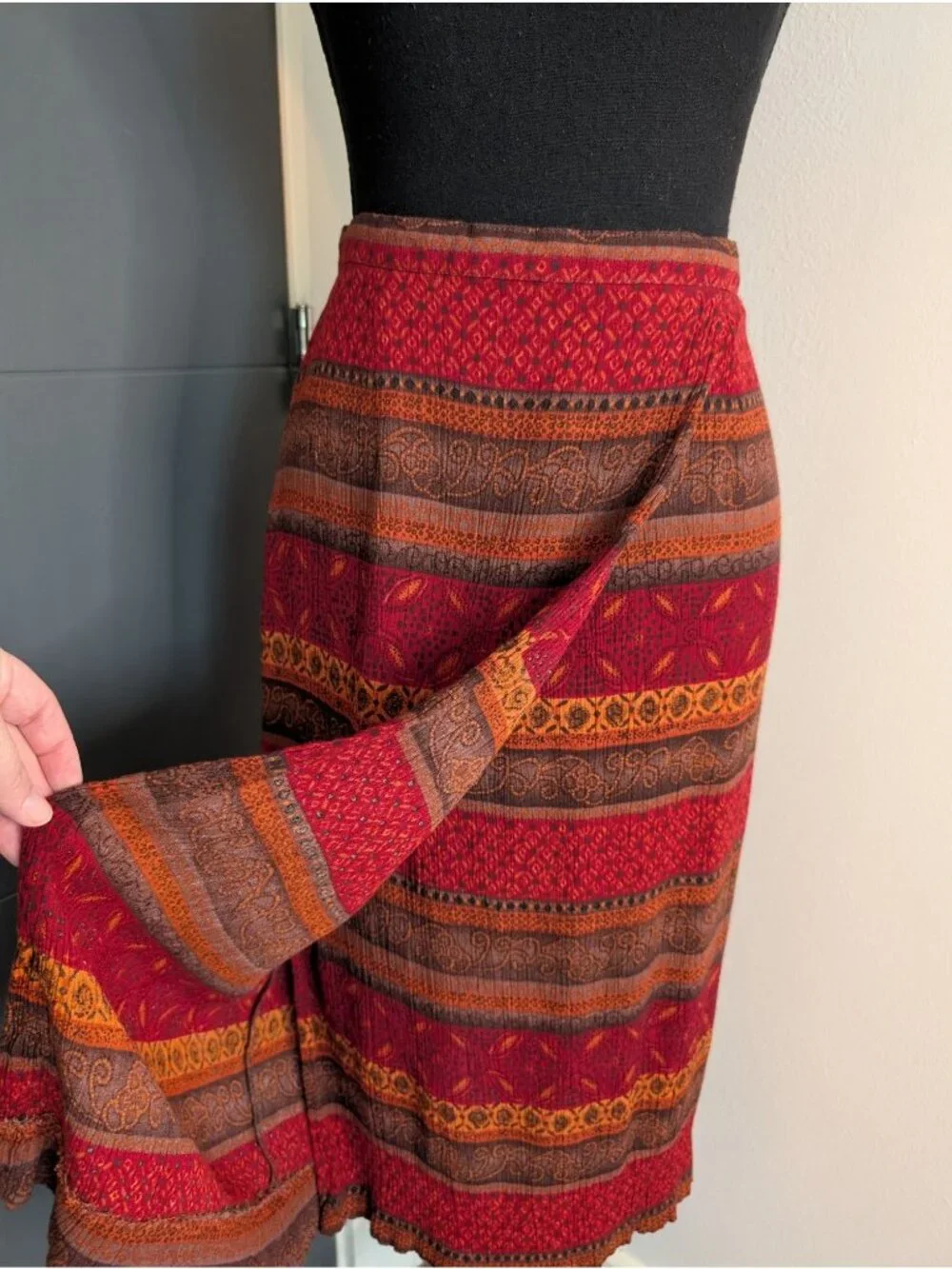 Vintage 90's Stonebridge Womens Red & Brown Printed Stripe Midi Skirt Size 4P